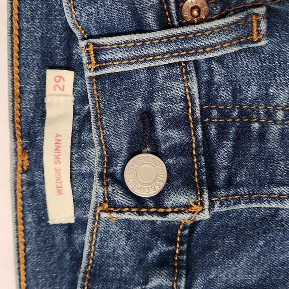 Levi's Wedgie Fit Button Fly Skinny Jeans - Picture 8 of 10